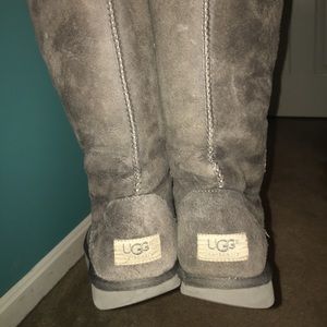 Gray Classic Tall Ugg Boots - Size 7